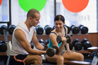 0328_dating_couples_working_out_sm